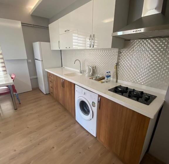 חדר משפחתי, Kb Apart Otel