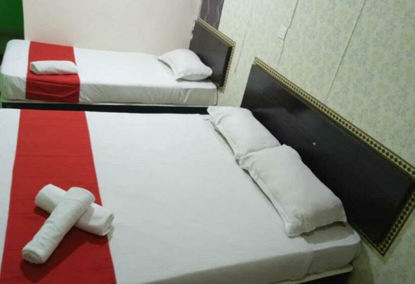 Номер Стандарт Трехместный, Ezi Hotel Klang