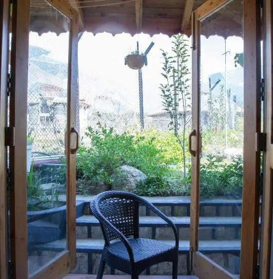 エコノミールーム, Osho Himalayas Wellness Resort