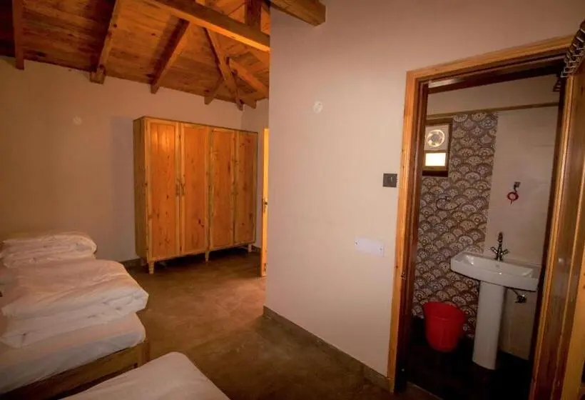 ルームシェアのワンベッド, Osho Himalayas Wellness Resort