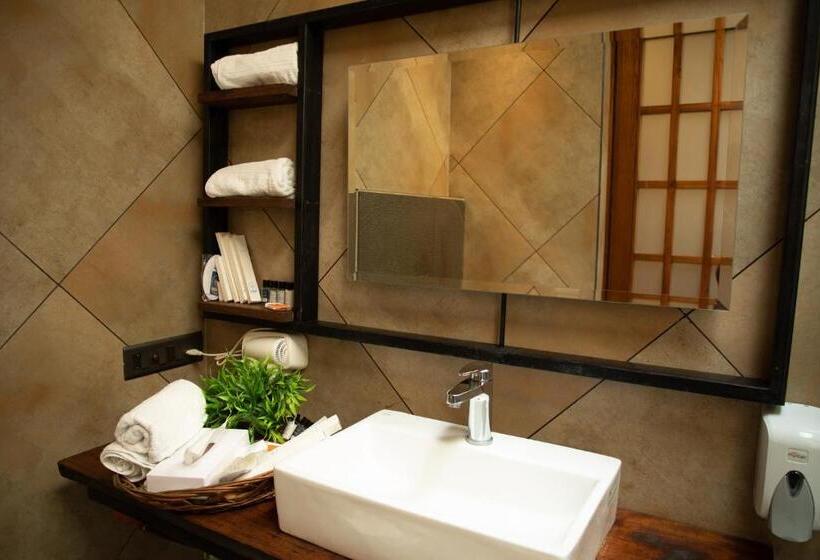 スタンダードスタジオ, Palm Villas