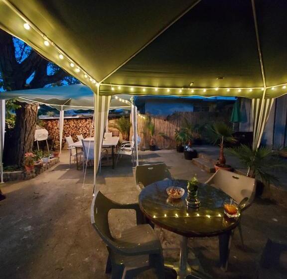 غرفة قياسية, вила радеви