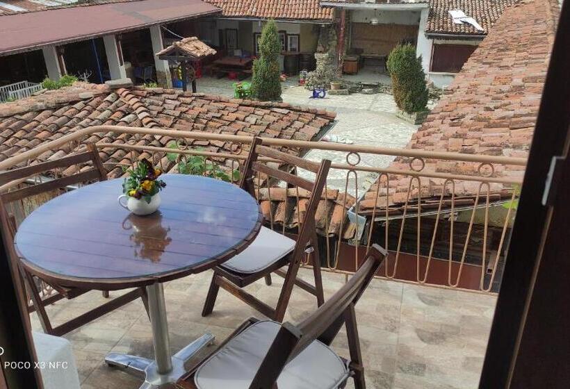 إستديو قياسى مزود بشرفة, вила радеви