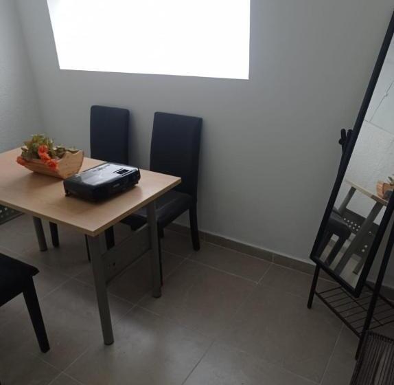 شقة غرفة واحدة, Bogotá Calle 100