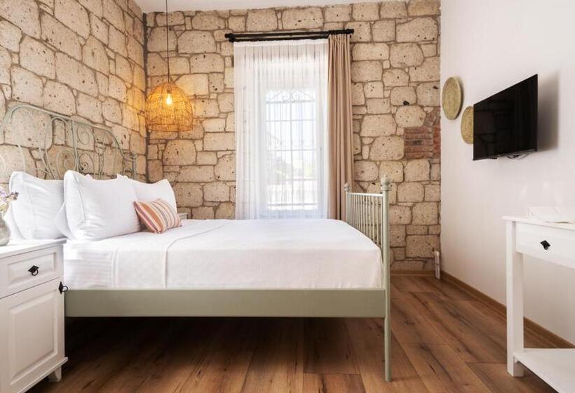 غرفة قياسية, Caliza Alaçatı