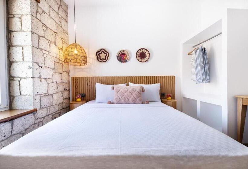 غرفة قياسية, Caliza Alaçatı