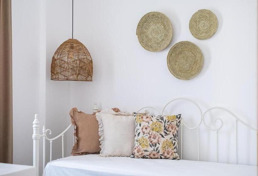 جناح جونيور, Caliza Alaçatı