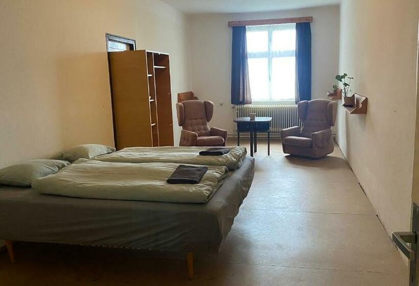 חדר סטנדרט חדר אמבטיה משותף, Nezámek