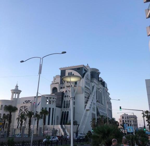 آپارتمان 1 خوابه با چشم‌انداز دریا, Best Apartment