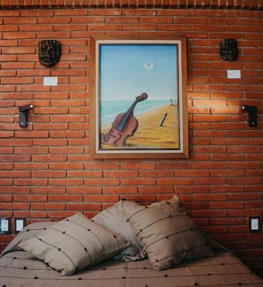 استودیوی استاندارد, Larimar Gallery Y Hotel Boutique