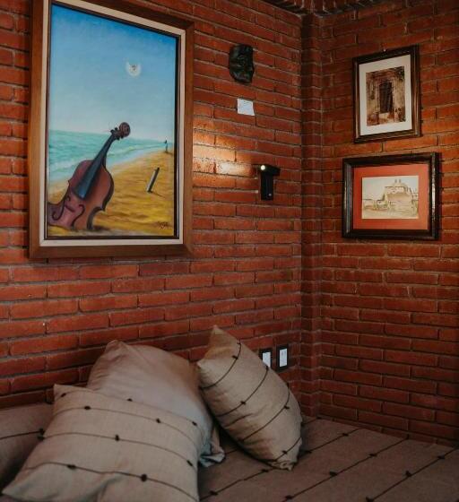 Студия Стандарт, Larimar Gallery Y Hotel Boutique
