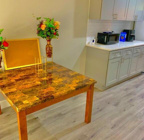 خانه 1 خوابه, Stop Inn Stay Hostel