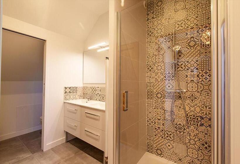 منزل غرفة نوم واحدة, Confidences Escale à Brissac