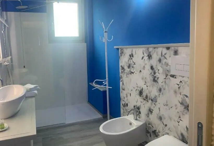 اتاق لوکس با چشم‌انداز دریا, Residenza “la Vecchia Ancora”