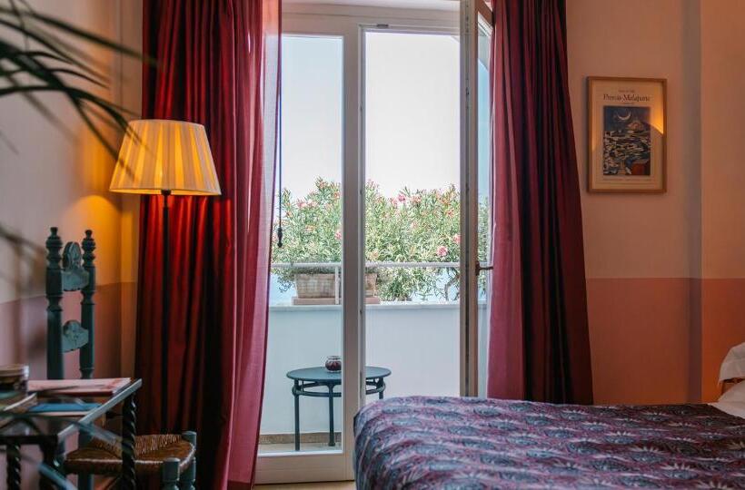 オーシャンビュースタンダードルームバルコニー付き, Il Capri