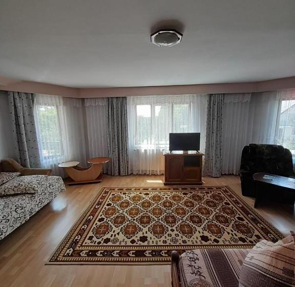 اتاق استاندارد سه نفره, Casa Dany