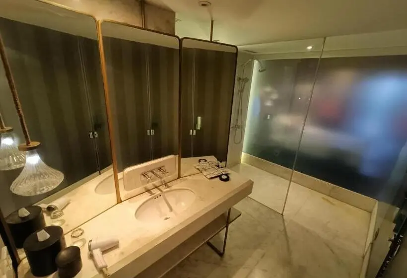 デラックスルーム, Boulevard By Design Hotel Chennai