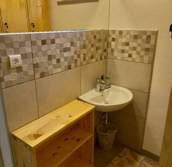 اتاق خانوادگی, Tubej B&b Family Room