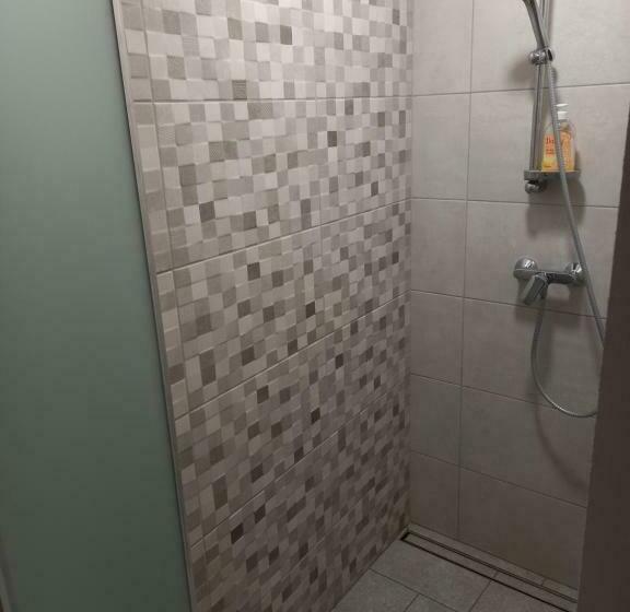 اتاق خانوادگی, Tubej B&b Family Room