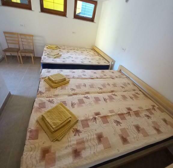 اتاق خانوادگی, Tubej B&b Family Room
