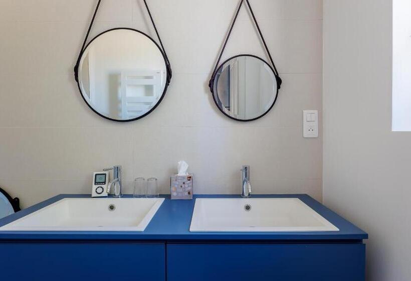 غرفة قياسية, La Passerelle Du Canal