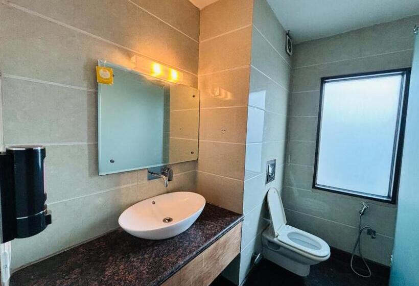 Quarto deluxe, Billions Kapashera