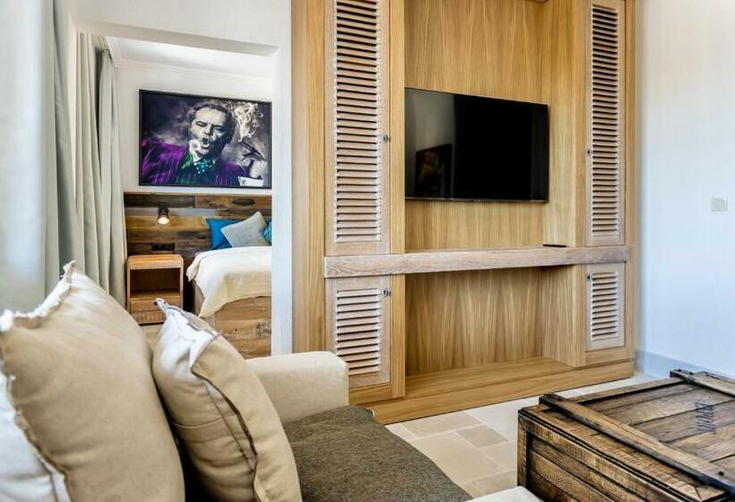 스탠다드 스튜디오, Castro Mesembria Boutique