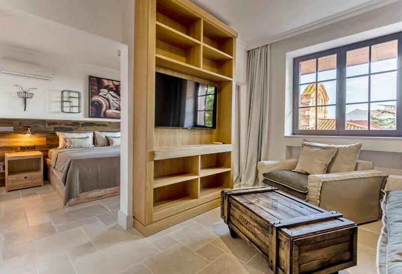 Студия Стандарт, Castro Mesembria Boutique