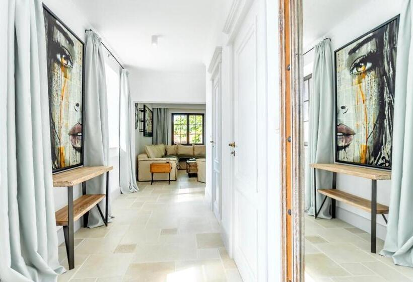 스위트, Castro Mesembria Boutique