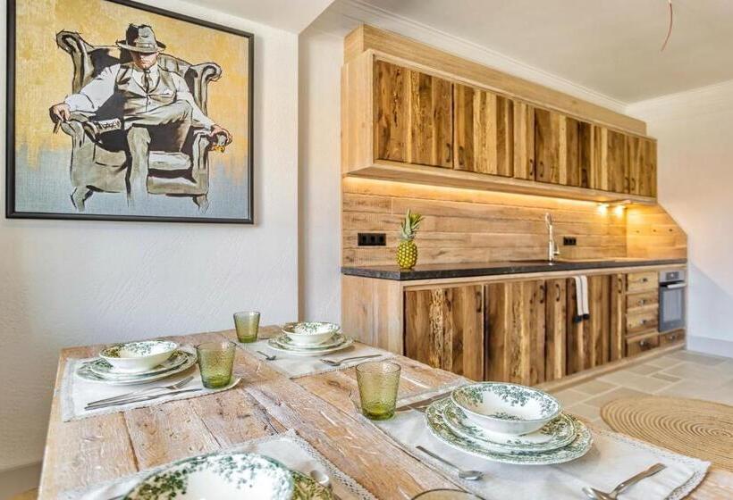 스위트, Castro Mesembria Boutique