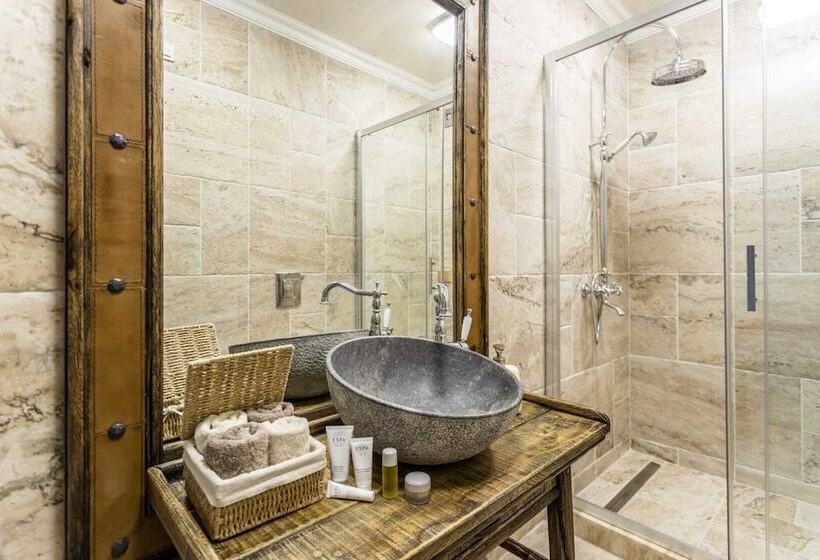 스탠다드 스튜디오, Castro Mesembria Boutique