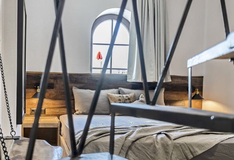 스탠다드 스튜디오, Castro Mesembria Boutique