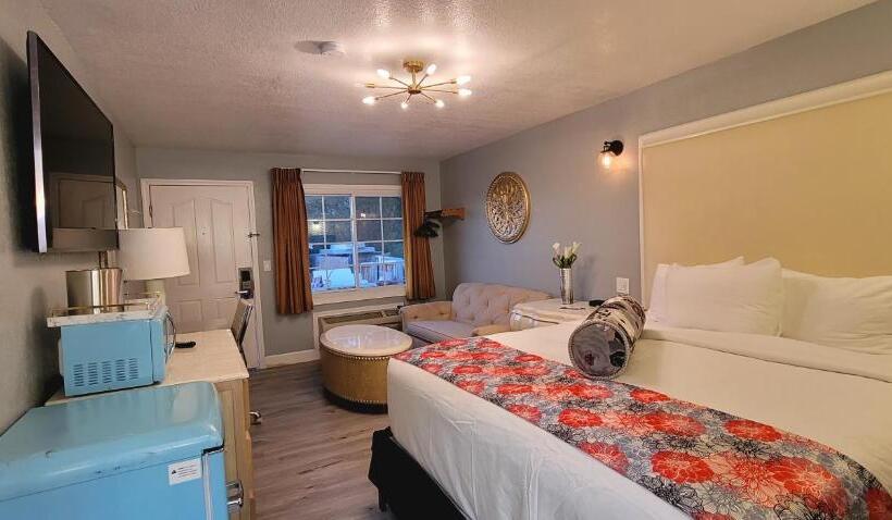 豪华单人间, Dragonfly Inn & Suites