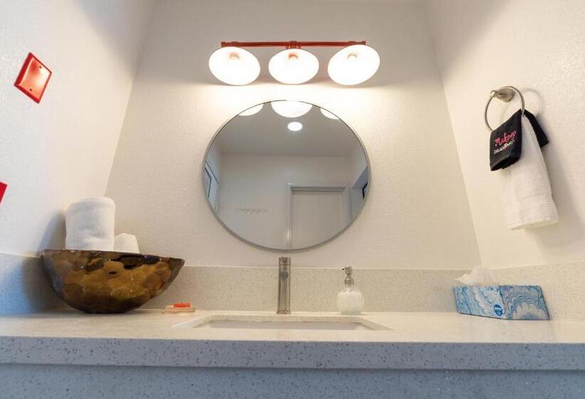 带大床的复式套间, Dragonfly Inn & Suites