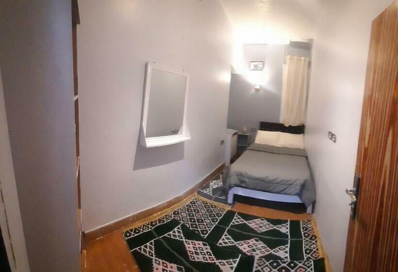 اتاق عادی یک تخته, Happy Life Hostel