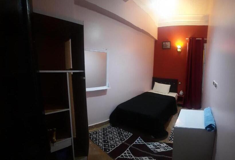 اتاق یک تخته با تراس, Happy Life Hostel