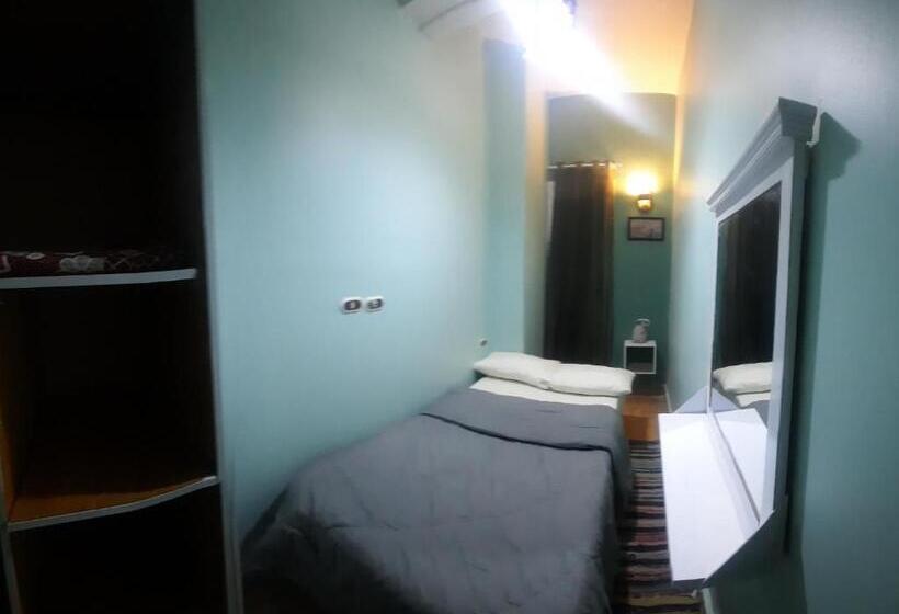 اتاق یک تخته با تراس, Happy Life Hostel