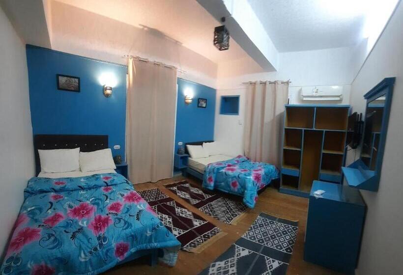 اتاق یک تخته با تراس, Happy Life Hostel