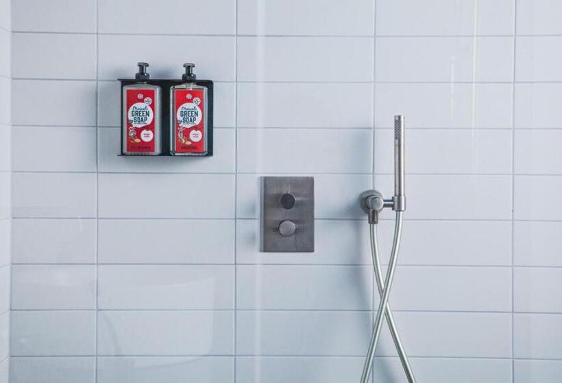 Quarto superior, Café Koophandel