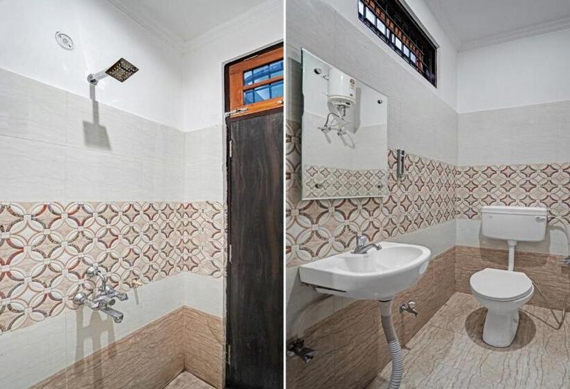 اتاق کلاسیک سه تخته, Flagship Visitor Guest House