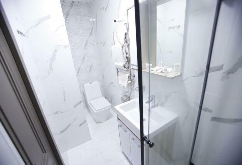 اتاق اکونومی, Khan Palace