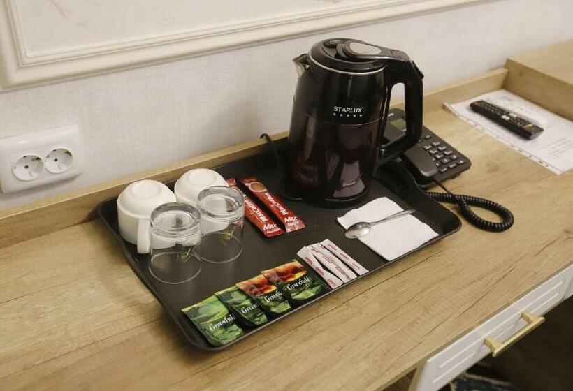 اتاق اکونومی, Khan Palace