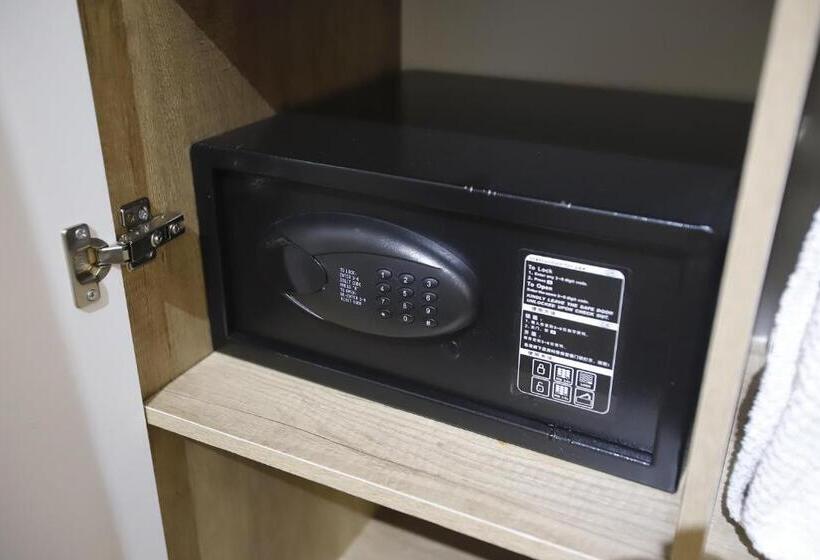 سوییت, Khan Palace