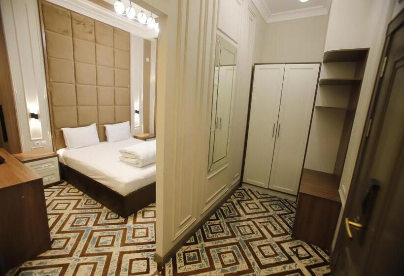 اتاق اکونومی, Khan Palace