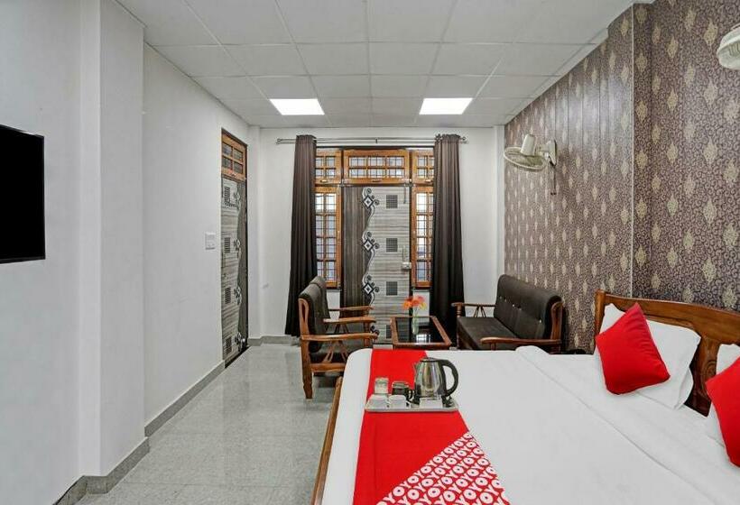 اتاق کلاسیک سه تخته, Flagship Visitor Guest House
