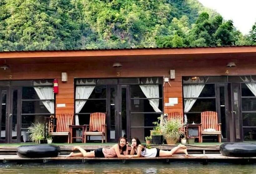 غرفة قياسية, Ou River House