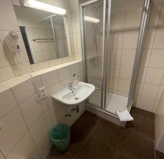 غرفة قياسية مزوَّدة بشُرفة, Koralpe