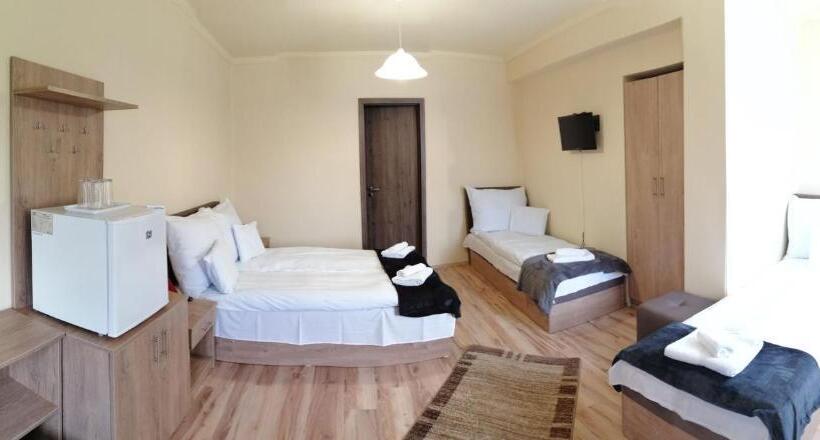 Четырехместный Номер Стандарт, Bacchus Vendégház