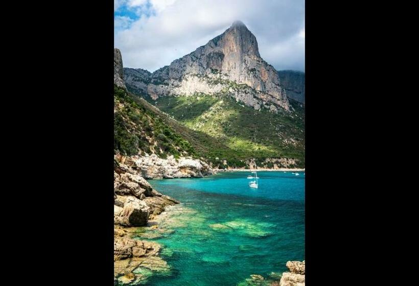 اتاق استاندارد سه نفره, Room In Guest Room Super Comfort Room In Sardinia Italy