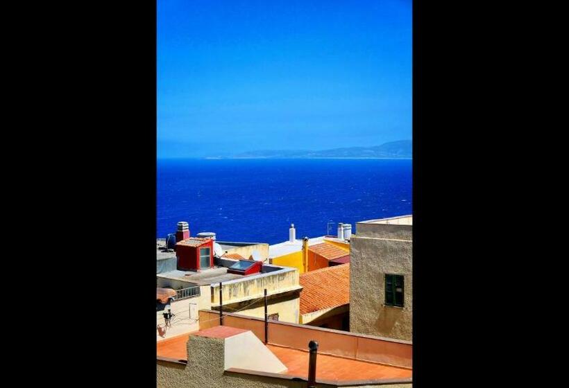 اتاق استاندارد سه نفره, Room In Guest Room Super Comfort Room In Sardinia Italy